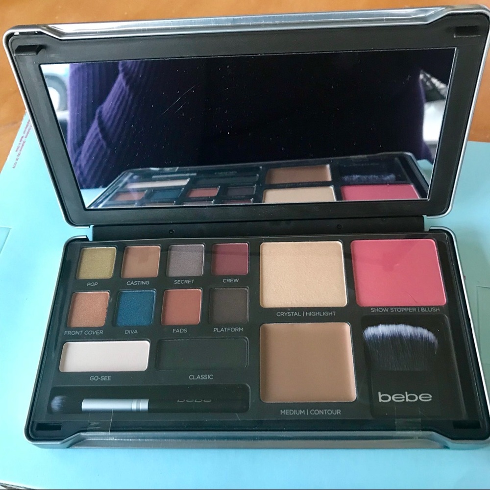 Bebe Catwalk eyeshadow and face palette makeup nwt